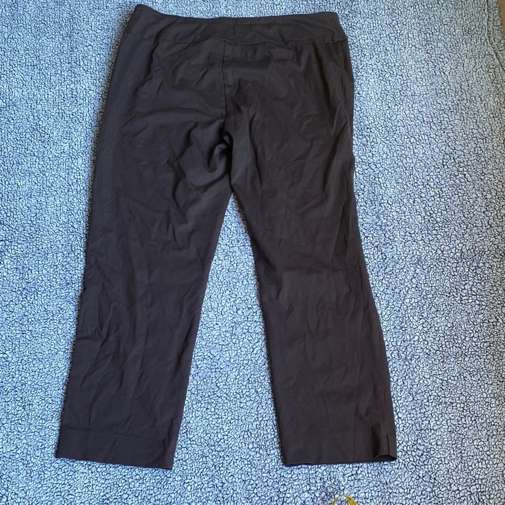 Elegant Brown Women's Trousers - Picture 6 of 6